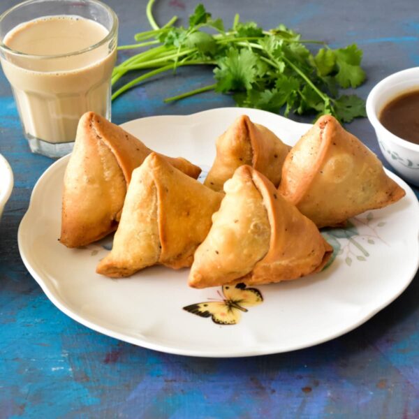 VEGETABLE AND RAISIN SAMOSA